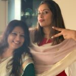 Bipasha Basu Instagram – We 3 Bong sisters made sure we marry different region boys ( Malayali,Sardar and Sindhi) … so that we get to celebrate more in life 😀
Here’s to my extended Mallu family… Rohit , Aunty , uncle , Nia , @anitej10m , Athira- courtesy @sonibasu 😘❤️
Happy Onam ❤️Thanks for the yummy feast ❤️😘 #famjam