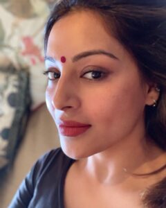 Bipasha Basu Instagram - Eyes tell more than words could ever say ! #loveyourself #freckledface #droopyeyebrows #itsme #monsoonmood