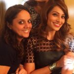 Bipasha Basu Instagram - Happy Birthday @divyachablani15 ❤️🎂🎉🍾🍸🥂🍷You Sindhi Cutie ❤️You are one of the sweetest people I have met in my course of life. A genuinely loving person... I love you loads. I wish you all, that your heart desires❤️ Stay happy always. Miss you. Let’s never loose the connect we made through the years ever . Bigggggg huggg and love 😘❤️