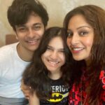 Bipasha Basu Instagram - All Mine ❤️ #famjam @baitalikeeghosh we missed you ❤️🤗