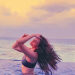 Daisy Shah Instagram – Relax. Soak. Unwind. 🧜‍♀️
.
.
.
@grandparkkodhipparu 
@oneaboveglobal 
@travelwithjourneylabel 
.
.
.
#daisyshah #makingmomentsintime #grandparkkodhipparu #grandparkkodhipparumaldives #oneaboveholidays #discoverparadise #journeylabel #travelwithjourneylabel #youarespecial Grand Park Kodhipparu, Maldives