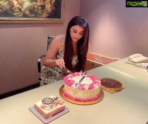 Daisy Shah Instagram - I wanna take a moment to thank all my friends, family and last but not the least my lovely fans who wished me on my birthday ..! Thank you everyone from the bottom of my heart. It feels great and blessed to know I am surrounded by such amazing people. Technically it's not possible to reply each one of you but I have read all your beautiful messages and wishes and every single birthday wish was special to me You guys really made my day! #blessed 😇