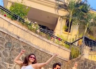 Daisy Shah Instagram - We are Litreally flying like jugnu one place to another @shahdaisy 🔥 . . Want more videos together btao?? . . @badboyshah #jugnu #jugnuchallenge #badshah #dance #reelitfeelit #feelitreelit #trending #instareels #daisyshah #aadilkiarmy #aadilkhan Mumbai, Maharashtra