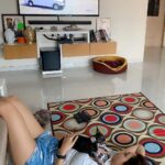 Daisy Shah Instagram - 🐶📺🤷🏻‍♀️ #stayhome