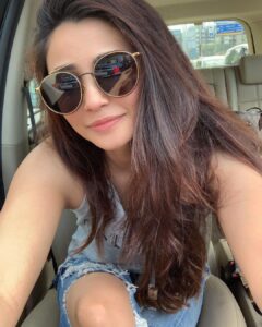 Daisy Shah Instagram - Liked it, Posted it! But most importantly... how’s everyone doing today?? #friday