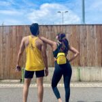 Daisy Shah Instagram - Twinning 💛🖤 . . . #daisyshah #livelovelaugh #london #postworkout London, United Kingdom