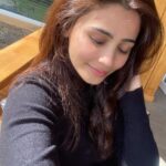 Daisy Shah Instagram - Some sunshine bliss 😇 Since the day is pretty gloomy today. . . . #daisyshah #livelovelaugh #mondaymood