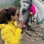 Daisy Shah Instagram - Unconditional . . . #daisyshah #purelove #theyteachwelearn #livelovelaugh Gulmarg