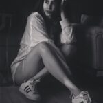 Daisy Shah Instagram - Let there be light 😇 . . . #daisyshah #littlethings #livelovelaugh 📸 @thenitinmirani