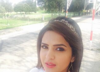 Deeksha Seth Instagram - Day 4 #italy #traveldiaries #shoot Paestum - Zona Archeologica