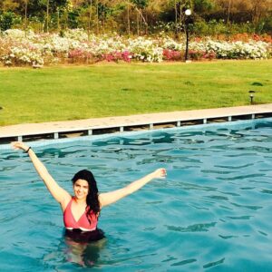Deeksha Seth Instagram - hands up..baby hands up..!! #nofilter
