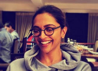 Deepika Padukone Instagram - Weekend Mood!🤓