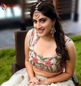 Dhanya Balakrishna Instagram - @samudrikas_designer_studio_ studio contemporary royal photoshoot

Design by :@samudrikas_designer_studio_ 

Styling by:@meenuahashani 

Makeup by @makeupbysudha_gaikwad 

Short by: @thecandidpictures_blr

Jewellery by :@janvisilver @rajsilverjewellery