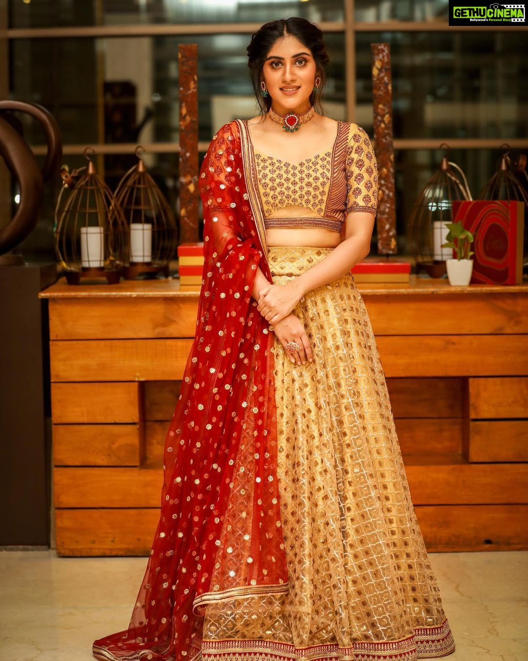 Dhanya Balakrishna Instagram - Wardrobe and styling : @nirali_design_house Photography : @arunprasath_photography Photo edit: @memoriesbysubash, @subash1010 Mua : @kaviyaartistry_off Hairstylist : @priyanga_naganathan_mua Jewellery : @bronzerbridaljewellery Location : @westin.chennai Special thanks to : @weddingvows.in , @itsme_daksh, @rays_of_eternal_sunshine