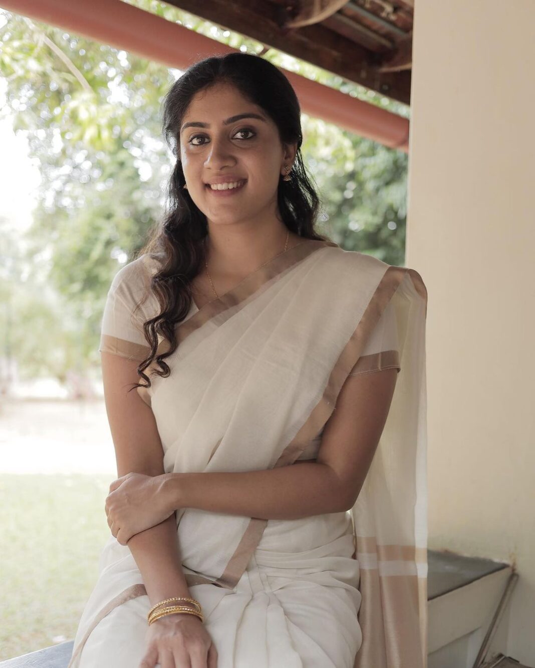 Dhanya Balakrishna Instagram - Happy Onam lovelies.. peace , prosperity and good health to you and your family 🙏🏻🙏🏻🙏🏻🙏🏻