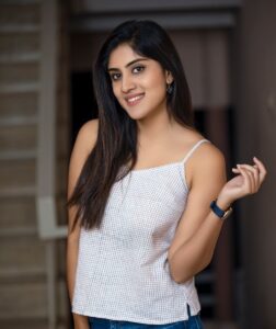 Dhanya Balakrishna Instagram - Happy sundayyyy! Watch Sarvajanikarige Suvarnavakaasha with me tonight at GT world mall, Magadi Road. 🤗❤️❤️🤗 #instadaily #instagood #dhanya #southindianactress