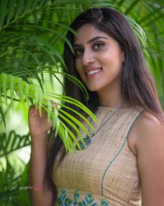 Dhanya Balakrishna Instagram - ismileeeee 😬😬📸: @gat_ographer 💄: @sudhakar4628 styled by: @dona_kj #southindianactress #instadaily #malayalam #telugu #kannada #tamil #cinema
