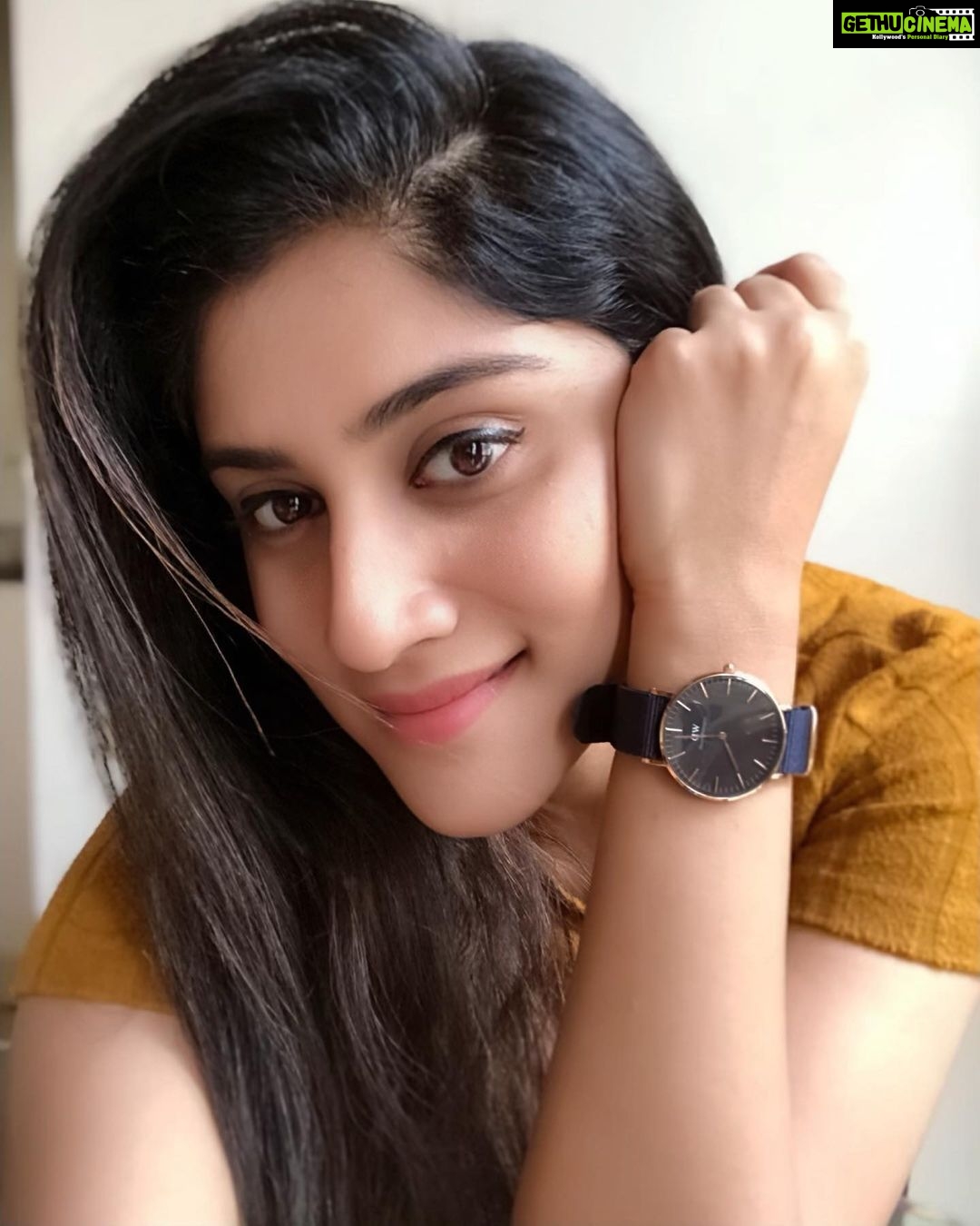 Dhanya Balakrishna Instagram - It’s great time to be a part of the @danielwellington family. Shop your favourite DW watches and get 10% off only at the Wardrobe Refresh Sale on @amazonfashionin. Get an additional 15% off using my code DWXDHANYA. Get your favourites before they are gone, Offer valid till 23rd June only. #DWXAmazon #DanielWellington #AmazonFashion