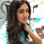 Dhanya Balakrishna Instagram - Curled hair and coloured streaks! ❤️❤️❤️ @wellaindia @wella #southindianactress #instapic #instadaily #haircolor #hairstyles #hairart