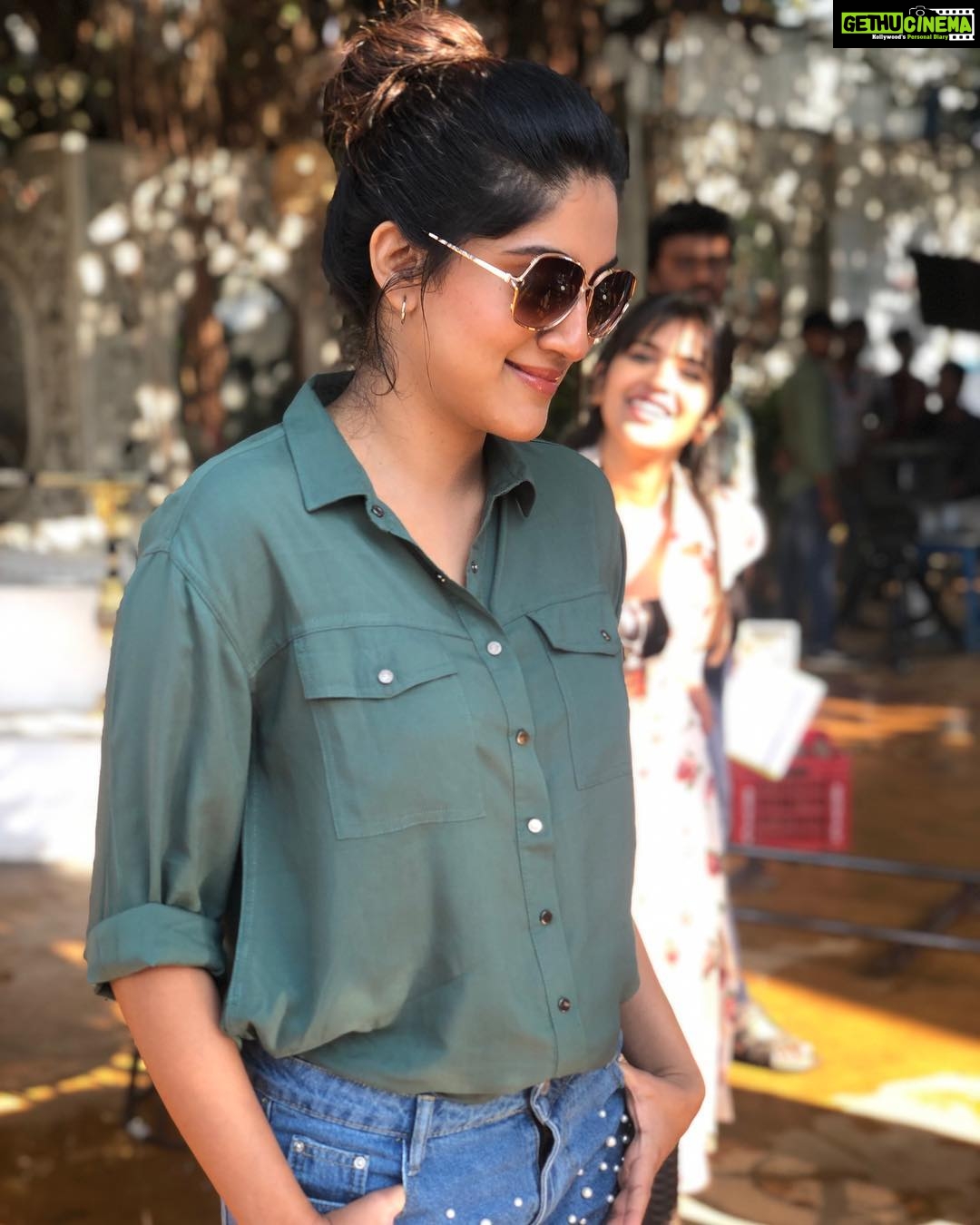 Dhanya Balakrishna Instagram - Messy buns and photobombs #goadiaries #goa #movie #teluguactor #instadaily #instapic