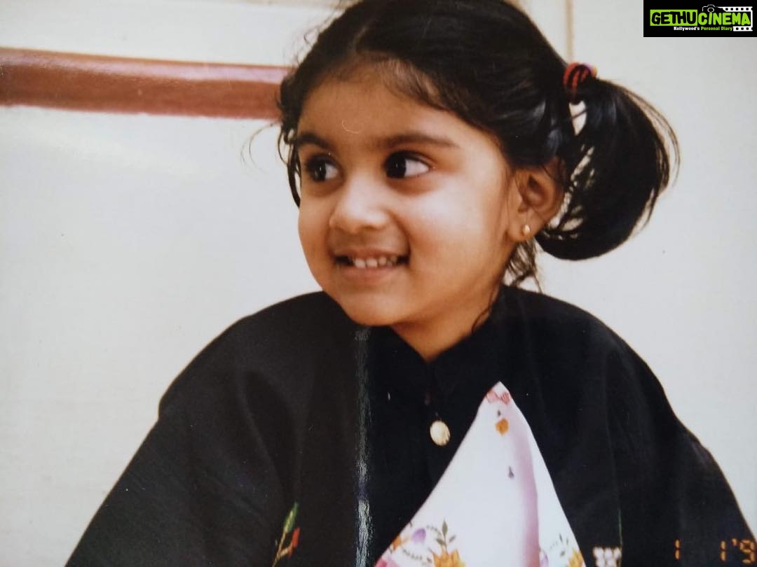 Dhanya Balakrishna Instagram - Kidding around ! #childhood #memories