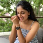 Dhanya Balakrishna Instagram - Let your hands do the talking with @danielwellington Featured is the Classic Bayswater watch in Rose Gold 💙 Shop this watch or any of your favourites from the collection and get a 15% off with my code DHANYAB 🎁 Happy Shopping!!! #danielwellington