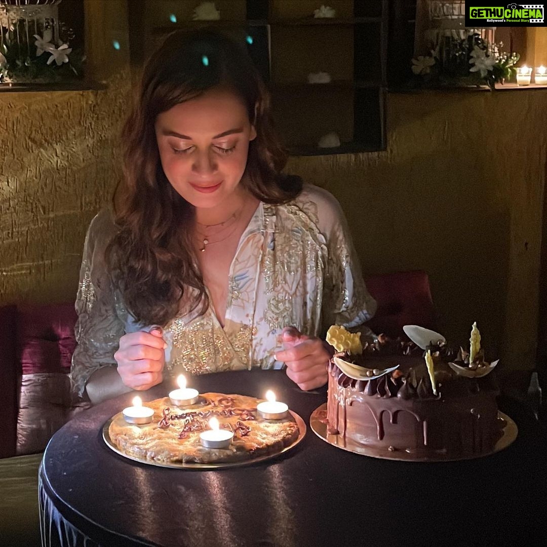Dia Mirza Instagram - Only gratitude ❤️💫🙏🏻 Thank you all so much for making my 40th birthday so special. Couldn’t ask for a better beginning to this new year around the sun, with a daughter, a son and a partner who makes every moment infinitely special. So grateful to my Mother, our family, our friends and all of you 🌏 My world! Earth