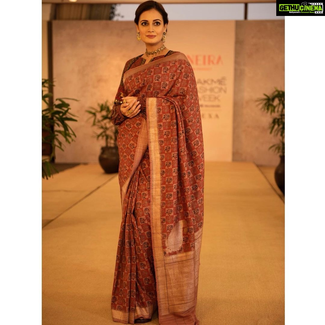 Dia Mirza Instagram - Absolutely delighted to have worn Taneira’s Bagru print saree on Banarasi and tussar silk, with an ajrakh block print and zardozi embroidery blouse, at The Fusion Edit during @Lakmefashionwk. Inspired by the grace, and elegance of Mother Nature, ‘The Fusion Edit’ by Taneira was a flawless blend of beauty, sustainability and traditions, representing the culmination of crafts wholly unique to India 😍💚🌏 #TheFusionEdit #TaneiraSarees #TraditionalWeaves #HandmadeinIndia #VocalforLocal #LakmeFashionWeek #LFW #5DaysOfFashion #FDCIxLFW #MiniPlayMegaSlay