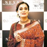 Dia Mirza Instagram – Sustainability has always been of paramount importance to me, and also one of the reasons why I was super excited to collaborate with Taneira for ‘The Fusion Edit’. 

By beautifully integrating age-old techniques, unique motifs like wild Bela and juhi flowers, jujube, koniyas, and inimitable weaves from across the country, Taneira is setting the stage for a greener tomorrow 💚🌏
 
#TheFusionEdit #TaneiraSarees #TraditionalHandweaves #HandmadeWithLove
#LakmeFashionWeek #LFW #5DaysOfFashion #FDCIxLFW #MiniPlayMegaSlay India