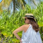 Dia Mirza Instagram - ‘Cast Away’ let’s play 💙☀️ Our #JAMoment on a secluded island in the sun! What fun 🙃 Thank you @travelwithjourneylabel @jamanafaru_maldives for a another perfect day 🙏🏻 Outfit by @thesummerhouse.in (Hand Crafted Beauty) Hat by @myaraaindia Styled by @theiatekchandaney Assisted by @jia.chauhan Photos by Him 😍 (Getting better) #TravelWithJourneyLabel #JourneyLabel #JAManafaru #YouAreSpecial JA Manafaru Maldives