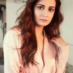 Dia Mirza Instagram – 🦄🦋🕊🌸

Photo by @abheetgidwani 
Styled by @theiatekchandaney 
Assisted by @jia.chauhan 
HMU @harryrajput64 India