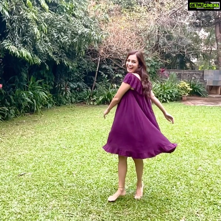Dia Mirza Instagram - Love love and more love for everyONE ππ― Have a healthy, joyful and peaceful 2021 π« Make one resolution to help heal our planet π π± Follow a mostly plant based diet π§ Donβt let your baths last more than 5mins π³ Grow trees π« Refuse all single use plastics. Switch to natural alternatives β
Compost and segregate waste at home β»οΈ Refuse, reuse, recycle, reduce consumption A healthy planet is healthy people π― India