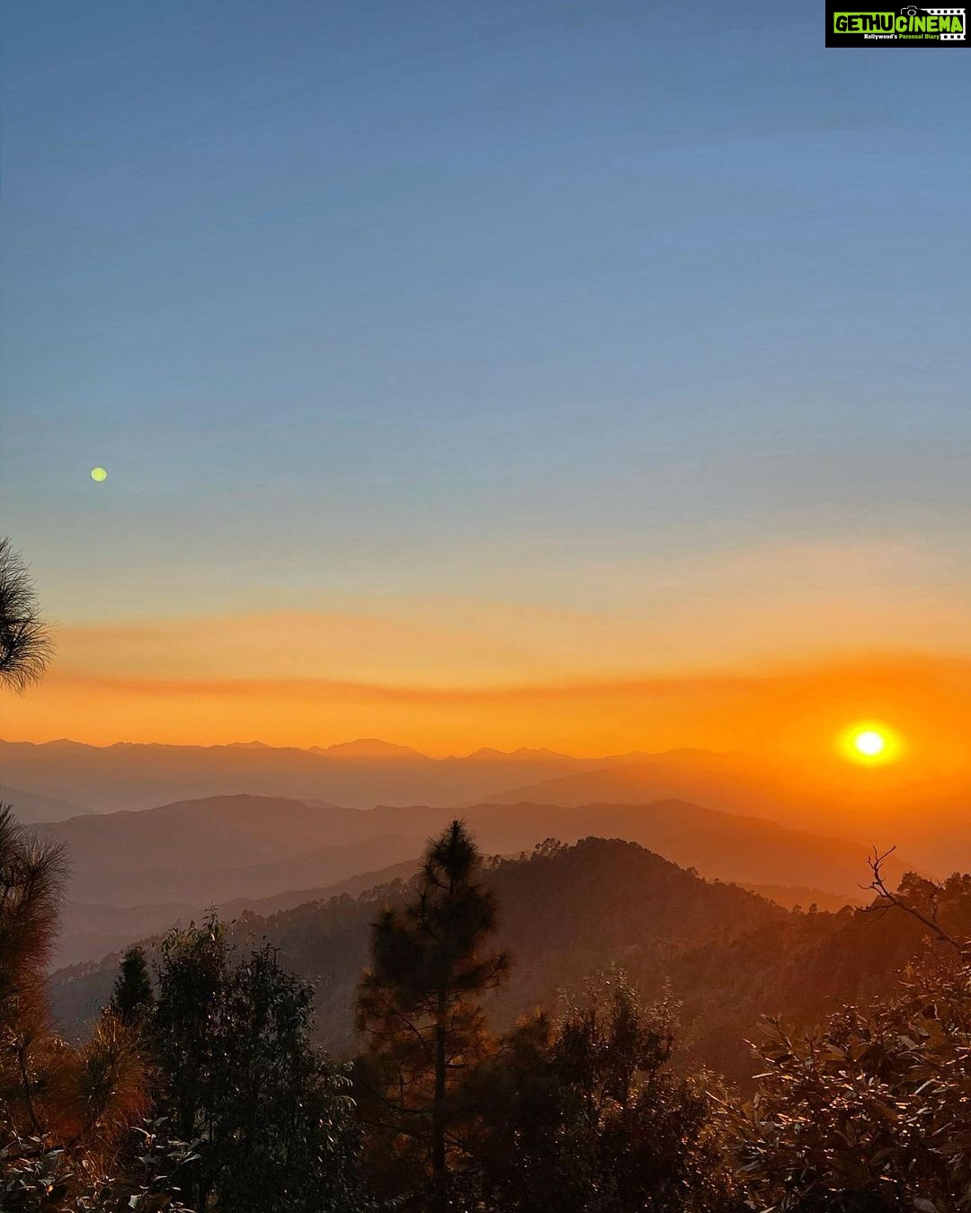 Dia Mirza Instagram - “Thousands of tired, nerve-shaken, over-civilized people are beginning to find out going to the mountains is going home; that wilderness is a necessity.” – John Muir Mountains provide freshwater for everyday life to half of humanity. Their conservation is a key factor for sustainable development & is part of achieving the #GlobalGoals🇺🇳 #InternationalMountainDay #ForNature #IncredibleIndia #ChasingSunsets #TravelWithDee Mary Budden Estate