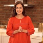 Dia Mirza Instagram - As the weather changes, we need to make sure that our immunity stays strong. We do a lot of things to keep our immunity strong, though a cooking oil enriched with Vitamin C and other immunity boosters, makes it so much easier. I ensure my family’s immunity with Emami Healthy & Tasty Smart Balance Cooking Oil. #AbHarNivalaImmunityWala #EmamiSmartBalanceOil #EmamiSmartBalance #EmamiHealthyAndTasty @emamihealthyandtasty