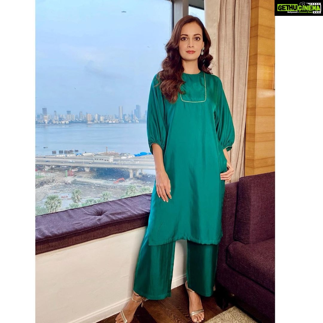 Dia Mirza Instagram - “All I ever wanted was to reach out and touch another human being not just with my hands but with my heart.” - Tahereh Mafi Watch the incredible stories of #BharatKeMahaveer only on @discoverychannelin! @uninindia @niti.aayog Thank you #RawMango @tribebyamrapali @mypeepul for this outfit and jewellery. Styled by @theiatekchandaney Assisted by @jia.chauhan MUH @shraddhamishra8 India