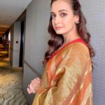 Dia Mirza Instagram - I see you 💛 Keeping our hearts open fills our lives with abundance. Celebrating the spirit of empathy and generosity of our 12 #BharatKeMahaveer’s! Thank you @anavila_m for this beautiful handwoven #Sustainable outfit, @tribebyamrapali for these earrings and @mypeepul for helping my team. Styled by @theiatekchandaney Assisted by @jia.chauhan MUH by @shraddhamishra8 #BharatKeMahaveer on @discovery @uninindia @niti.aayog India