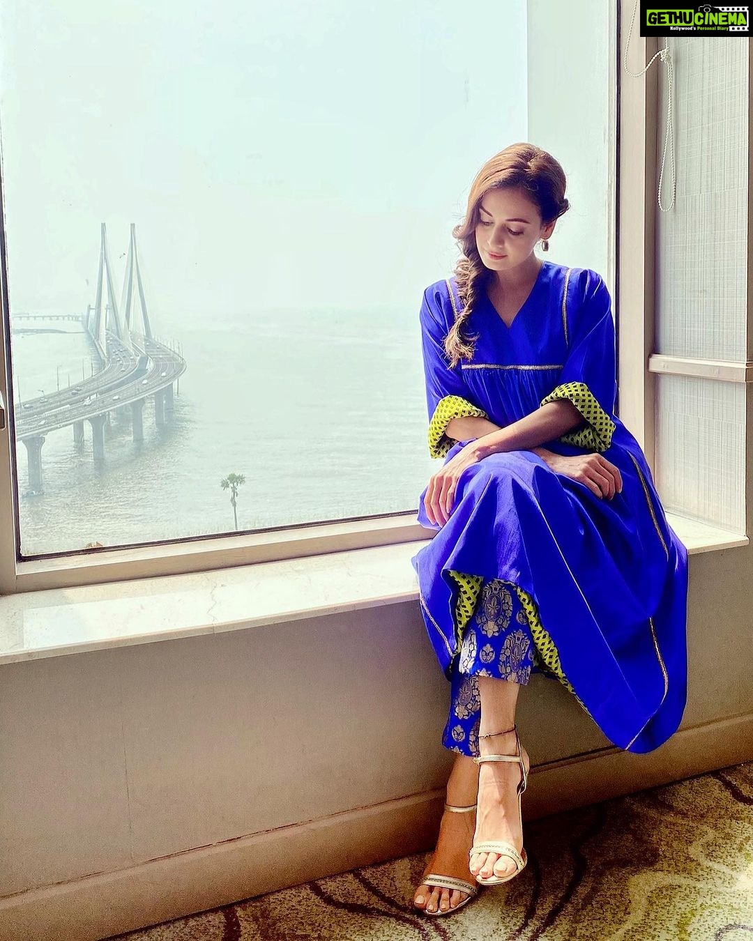 Dia Mirza Instagram - Living with purpose changes everything. Especially if our purpose is to help others. Loved hosting #BharatKeMahaveer for @discovery, @uninindia and @niti.aayog! A series that highlights everyday heroes who chose to make a difference during the lockdown. Thank you @raw_mango for this beautiful outfit and @tribebyamrapali @mypeepul for the jewellery ππ»π¦ Styled by @theiatekchandaney Assisted by @jia.chauhan HMU @shraddhamishra8 #SupportLocal #MadeIndia #ForeverClothing #SustainableFashion