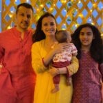 Dia Mirza Instagram – Happy Diwali from our family to yours 🪔 May darkness be dispelled by the light of love, kindness, peace and wisdom 💛🤗 

#HappyDiwali #SunsetKeDiVaNe India