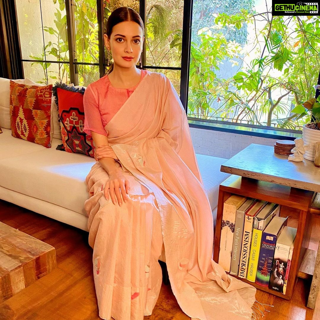 Dia Mirza Instagram - Our weavers need all our support and love! This #NationalHandloomDay let’s celebrate the rich legacy of our Indian weaves and textiles. I am proud of this rich heritage of India and of our weavers who have kept our traditions alive. There is nothing like a handloom saree 💖 #NationalHandloomDay2020 #VocalForLocal Saree @studio_medium Jewellery @mirakinofficial Styled by @theiatekchandaney