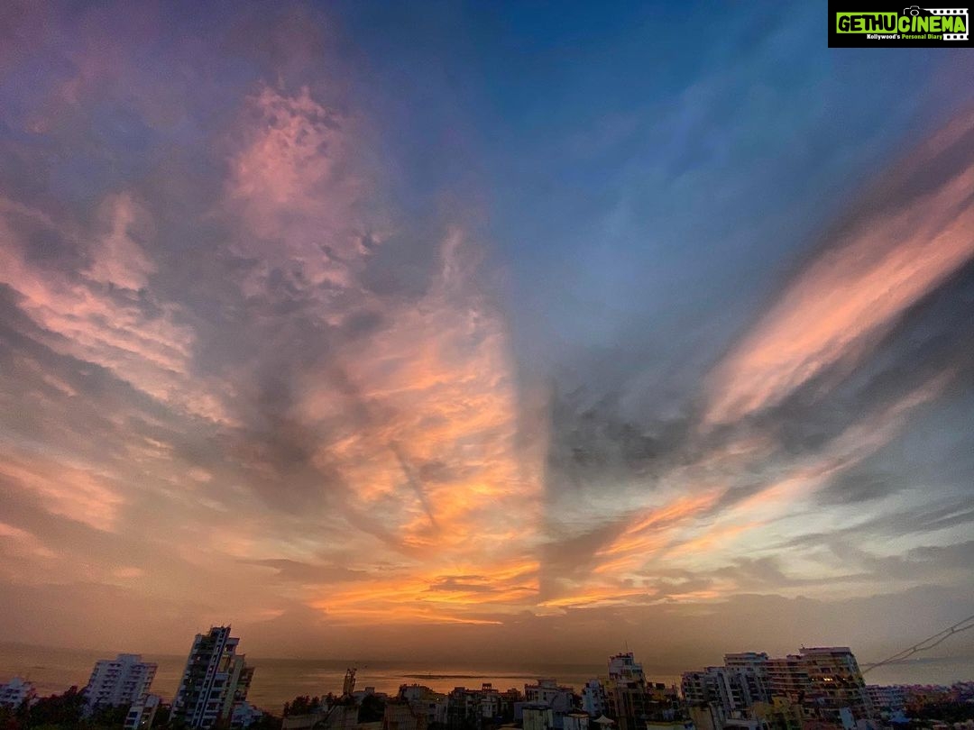 Dia Mirza Instagram - I’ve been chasing sunsets for years but through the lockdown this time spent embracing the open skies has been a powerful reminder of how truly magical this world that we call our home is. A daily reminder of what is good. What is true. What IS 🌏🦋 #NaturesCanvas #SeekNature Bandra World of Storytellers