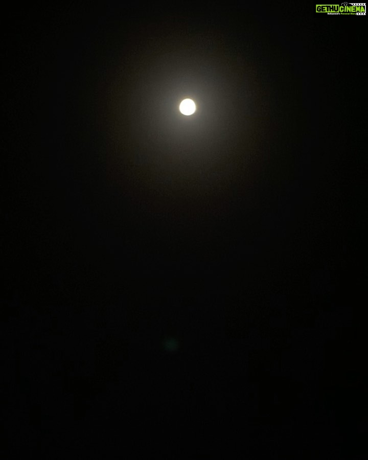 Dia Mirza Instagram - The ‘silence’ of the night and the super moon! The moon was closest to Earth on the 7th of April 2020 between 8pm and 8am IST. Bringing in one of my birthday’s as a child, Ma @deepamirza blindfolded me, took me out to our terrace and unveiled my eyes. As i looked for my birthday ‘gift’, she pointed out the moon. And said to me, “This year, this is your gift. From this day on, whenever you look at the moon, know it is yours.” I recognise now, more than ever, that these gifts she chose for me were the best gifts a child could ever receive. The sense of belonging and identity with all that is a part of our natural world. Mumbai, Maharashtra
