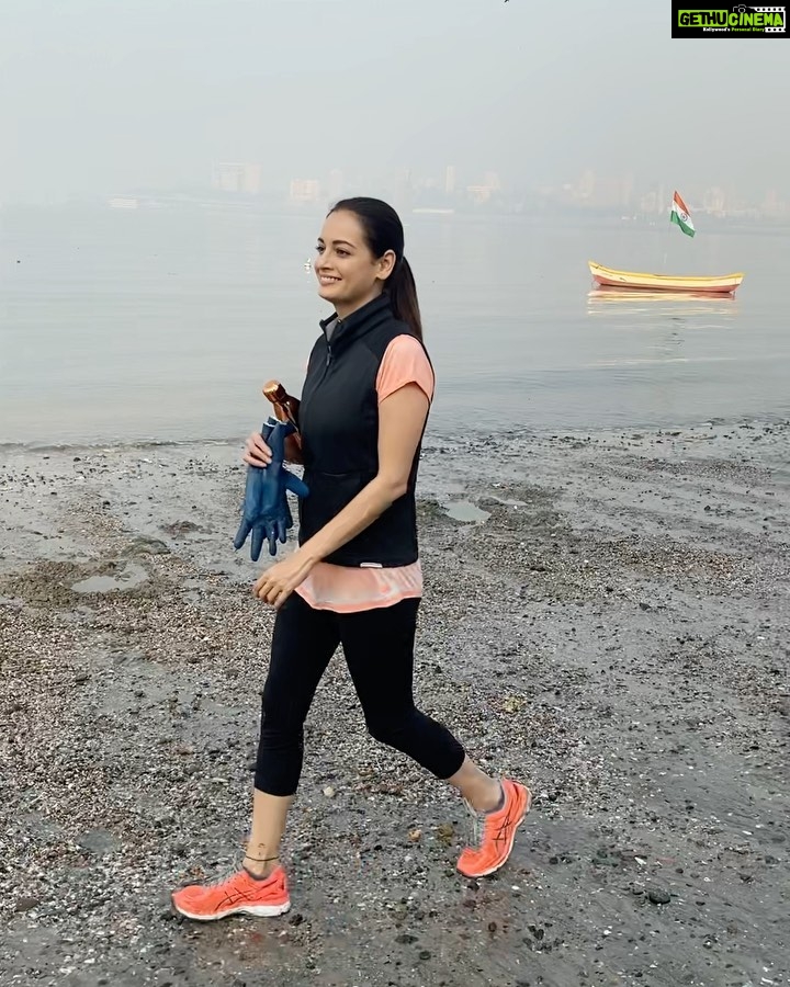 Dia Mirza Instagram - What is health? Yes, it is fitness of body and mind. Yes, this is achievable through regular physical exercise and healthy eating habits. But what i have learnt to understand over the years is good health is intrinsically connected to the health of the environment. Clean air, clean soil, clean seas, clean food and regular interaction in open spaces with nature. This leads to balance. This #WorldHealthDay i want to acknowledge our sanitation workers. They work in the most challenging conditions and are most often ignored and neglected by society. Especially during this time when they continue to work everyday to manage bio-medical waste and all the waste we continue to produce while we stay home. They are HEROES. @my_bmc Thinking of all these good people today ππ and offering them my gratitude. @pragyakapoor_ this is from our beach clean up activity on Republic Day. Mumbai, Maharashtra