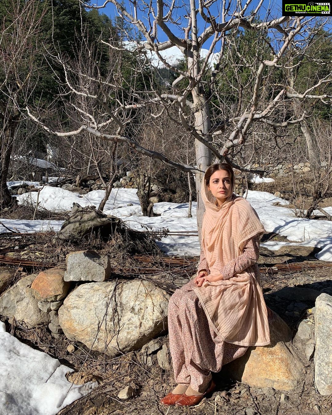 Dia Mirza Instagram - Day ONE Of #Kaafir 💖 The Himalayas, the story, the people. What an amazing experience 🙏🏻🌏 #ThursdayThrowback @bhavani.iyer @siddharthpmalhotra @sapnamalhotra01 @chinxter @pratik8shah @merainna @milxind @zee5premium #TeamKaafir #HumanityIsMyReligion #MemoriesForLife #StayHomeStaySafe