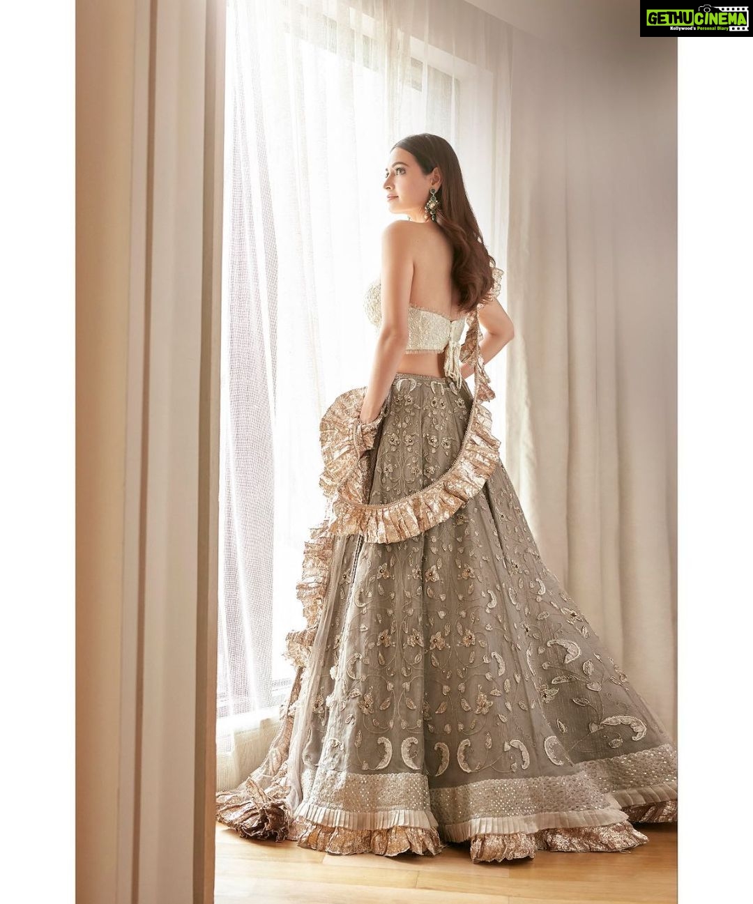 Dia Mirza Instagram - “Every story is us” - Rumi There is an amazing joy in sharing untold stories. Stories of people, children, the inheritance of art and craft... Through our art & work 🧡 keep telling these stories! Let the sun, the moon and stars always inspire us. Outfit: @houseofkotwara @samaalikotwara Jewellery: @vijayjewellers HMU: @gpkritikos Image by: @tejasnerurkarr Managed by: @exceedentertainment @the_studiotalk @dikshapunjabi23 @jainisha_shah #HouseOfKotwara #Baharan #LakmeFashionWeek India