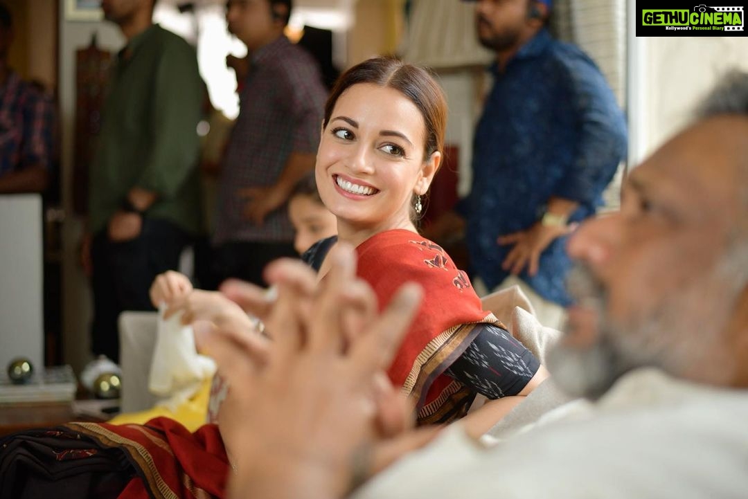 Dia Mirza Instagram - @anubhavsinhaa you do make me laugh a lot even when the work is serious ЁЯШЕ рд╡реИрд╕реЗ, реиреж рд╕рд╛рд▓ рдореЗрдВ рдмрд╣реБрдд рдХреБрдЫ рдмрджрд▓ рдЧрд╛рдпрд╛, рдФрд░ рдлрд┐рд░ рдХреБрдЫ рднреА рддреЛ рдирд╣реАрдВ! #BTS #Thappad in cinemas 28th February 2020 @taapsee @pavailgulati @benarasmediaworks @tseriesfilms Photo by @khamkhaphotoartist #ThrowbackThursday #TeamThappad