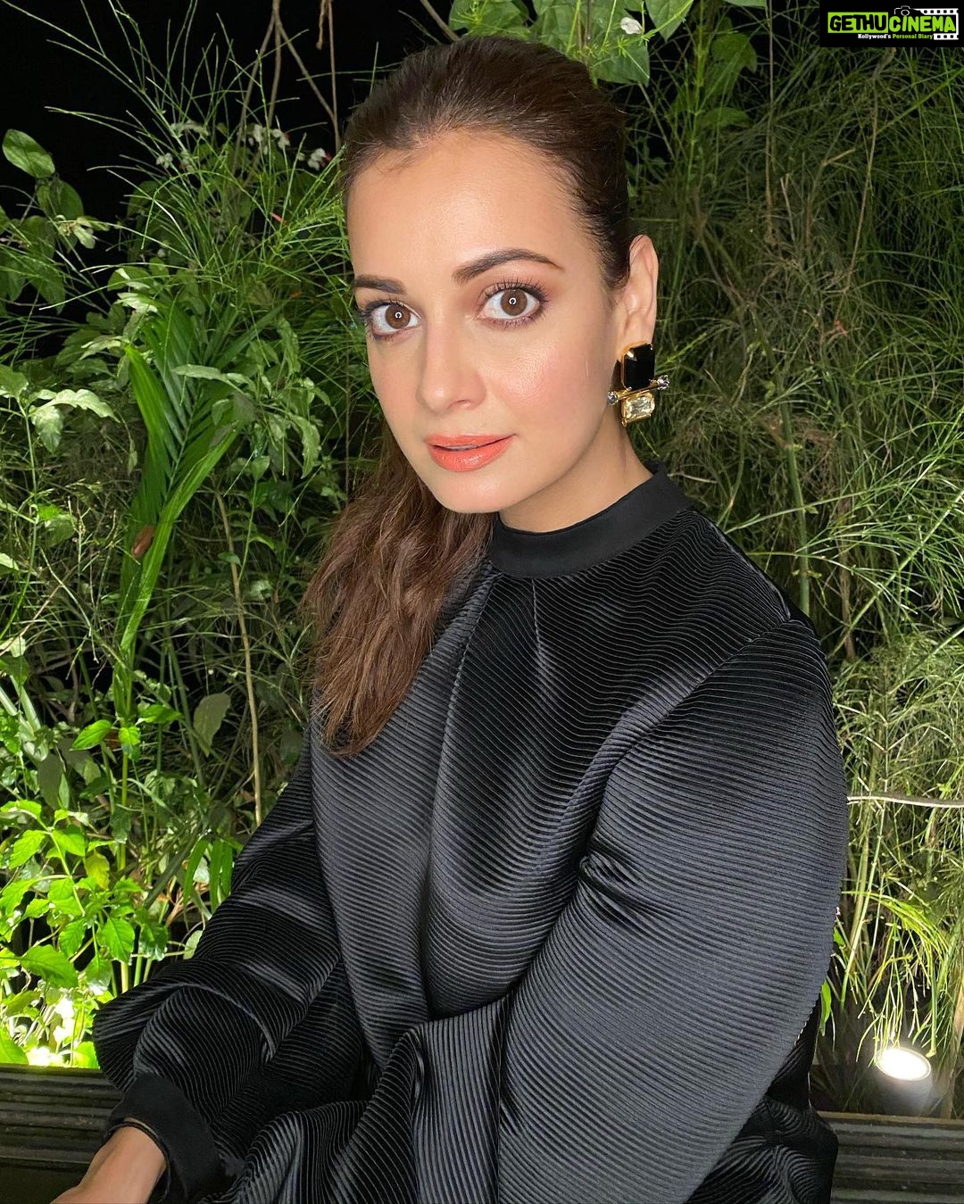 Dia Mirza Instagram - “Strength does not come from physically capacity. It comes from an indomitable will.” - Mahatma Gandhi #WednesdayWisdom Outfit courtesy @payalkhandwala Styled by @theiatekchandaney Hair by @sajzdot Make up by me 🙃 Jewellery courtesy @minerali_store India