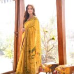 Dia Mirza Instagram - Loved wearing this saree by @archanajaju.in for the #ChampionsOfChange award. Thank you Theiu @theiatekchandaney for sourcing this gorgeousness for me! Love celebrating our artisans and sustainable clothing 💙 This saree is an intricately hand painted kalamkari sari on handwoven silk (woven in Benaras) and painted by artisans from Sri Kalahasthi using organic colours 💙🕊🌏 Jewellery Courtesy @mahesh_notandass MUH by @shraddhamishra8 Photo by @rishabhkphotography India