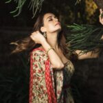 Dia Mirza Instagram - Fear is just a feeling. #WednesdayWisdom Photo by @vidhithakur Outfit @anitadongre Jewellery @anitadongrepinkcity Hair @arizahnnaqvi Styled by @theiatekchandaney India