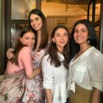 Dia Mirza Instagram – Deciding to pout or not @aditiraohydari @nimratofficial with D2 @dianapenty 💓💓💓