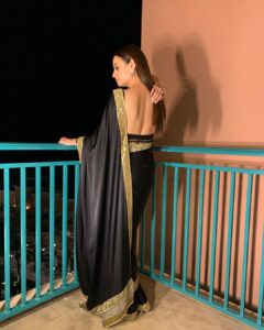 Dia Mirza Instagram - Theia यू ऑल्वेज़ know ना? #YearOfHumanityAndTolerance #GlobalGoals #SDGs Saree by @manishmalhotra05 @mmalhotraworld Jewellery by @manishmalhotrajewellery Hair by @arizahnnaqvi Make up? @diamirzaofficial Managed by @jainisha_shah @exceedentertainment Atlantis, The Palm